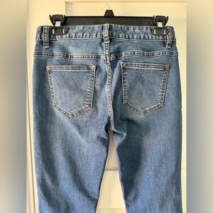 FREE PEOPLE | Distressed/Ripped blue denim jeans | size 26